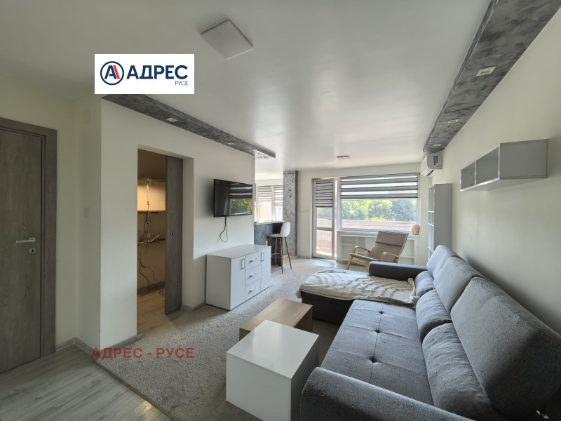 A louer  2 chambres Rouse , Yalta , 84 m² | 73493892