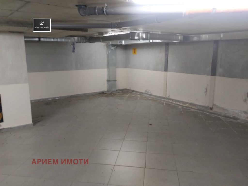 Дава под наем ГАРАЖ, ПАРКОМЯСТО, гр. София, Център, снимка 2 - Гаражи и паркоместа - 55708837