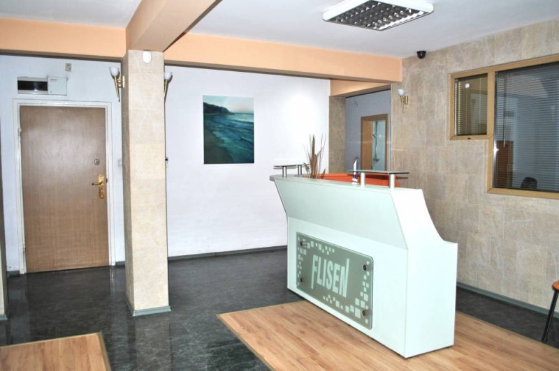 Da affittare  Ufficio Sofia , Oborishte , 165 mq | 33942635