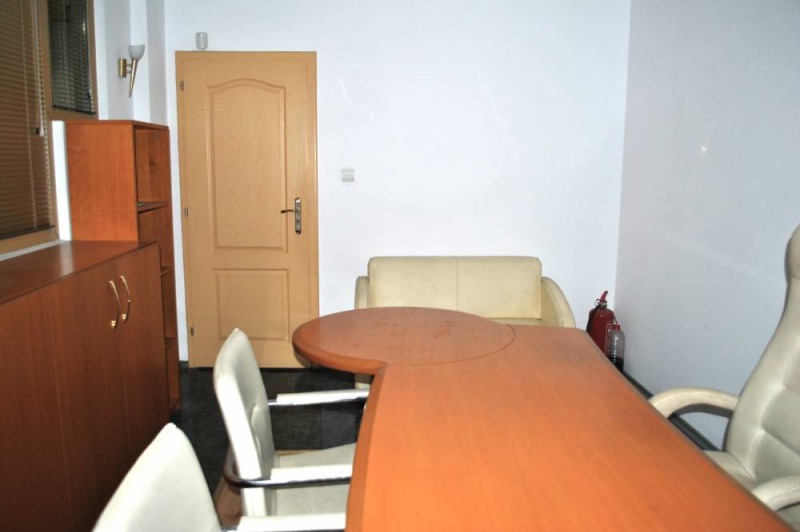 Da affittare  Ufficio Sofia , Oborishte , 165 mq | 33942635 - Immagine [8]
