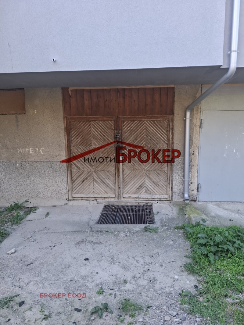 Дава под Наем ГАРАЖ в град Сливен, Център - 22 кв.м / 75 € » 146.69 лв., БРОКЕР ЕООД