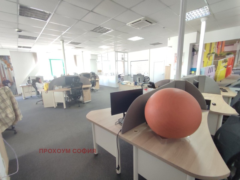 Дава под Наем ОФИС в град София, Летище София - 1145 кв.м / 8 587 € » 16 794.71 лв., ПРОХОУМ СОФИЯ