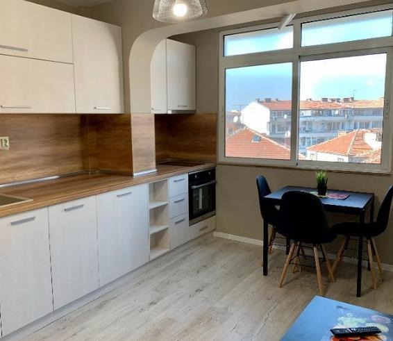 Дава под наем 3-СТАЕН, гр. Пловдив, Център