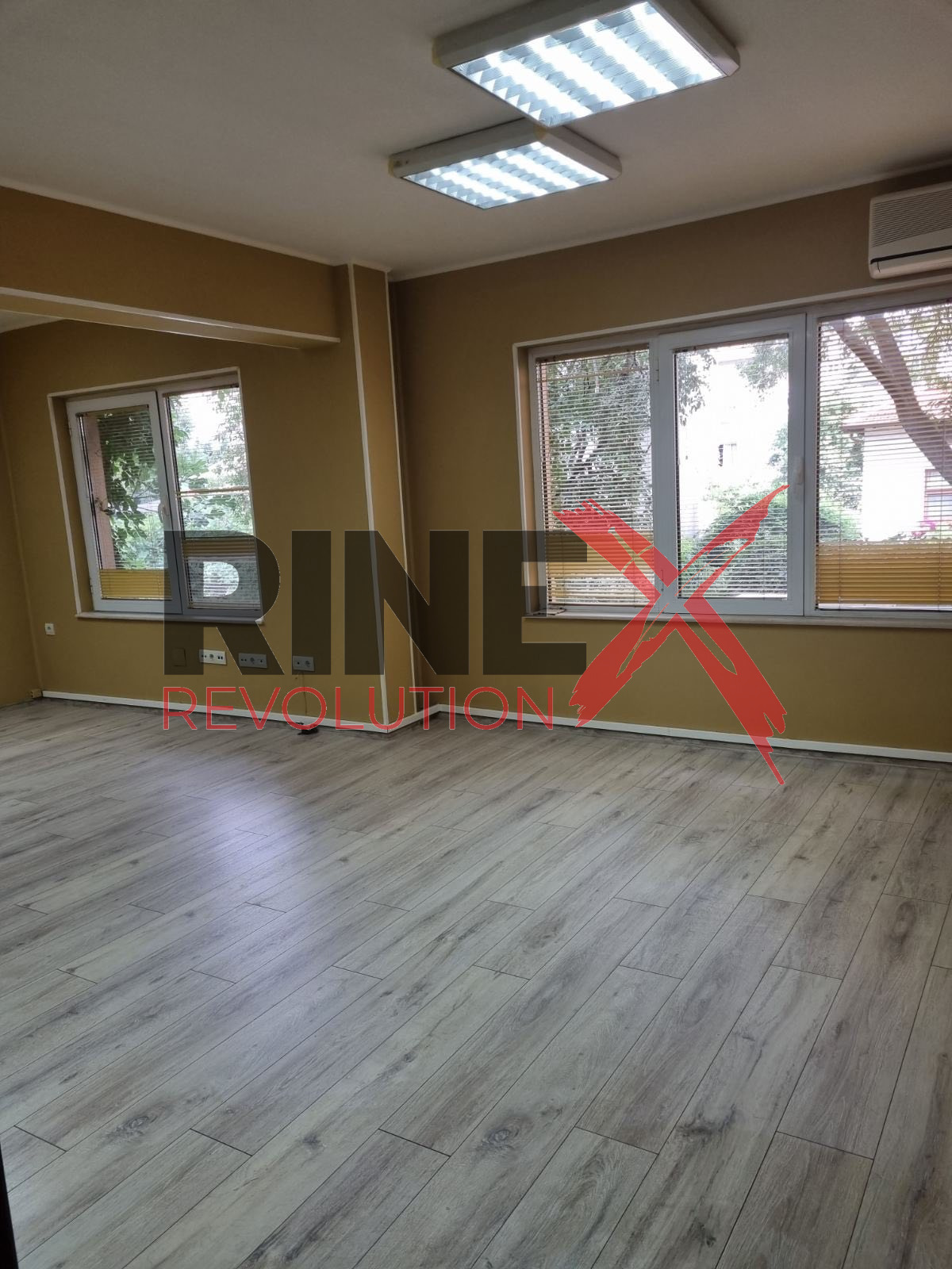 Дава под наем ОФИС, гр. Пловдив, Център