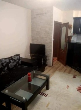1 chambre Kyutchouk Parij, Plovdiv