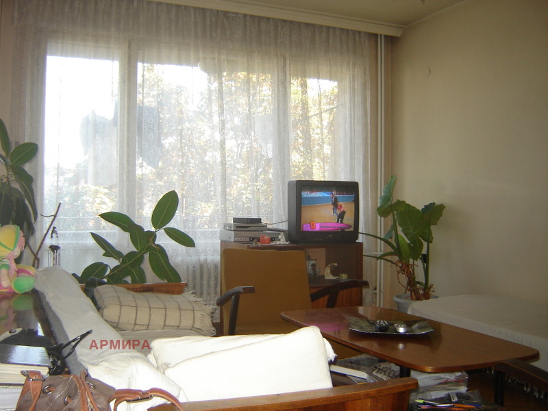 Дава под наем 2-СТАЕН, гр. София, Гоце Делчев, снимка 4 - Апартаменти - 52772287