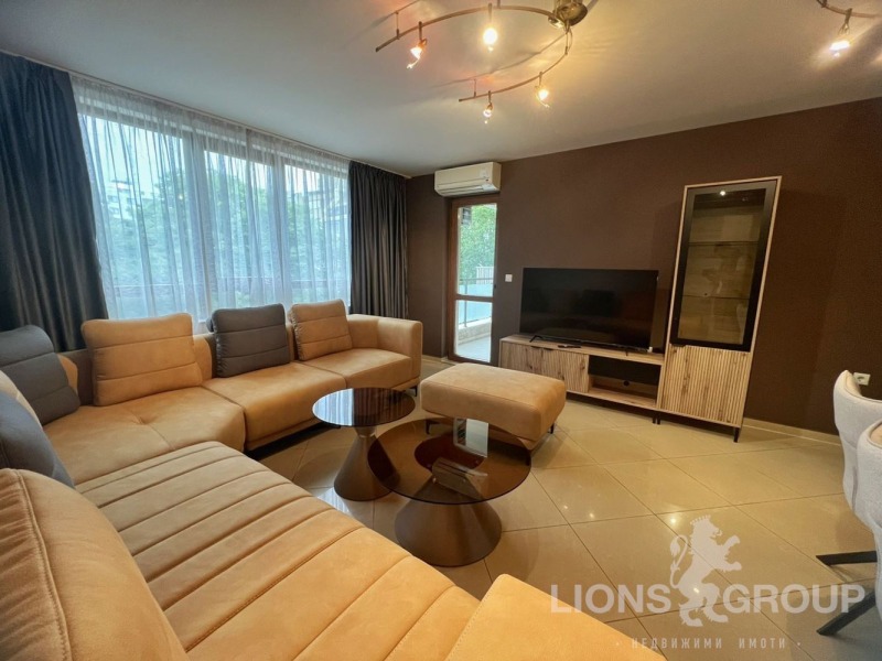 Te huur  2 slaapkamers Varna , Tsentar , 122 m² | 71737907
