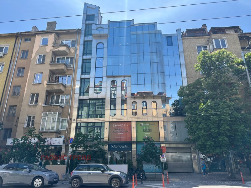 Дава под Наем МАГАЗИН в град София, Център - 150 кв.м / 4 600 € » 8 996.82 лв., ГЛОБУС ТРЕЙД