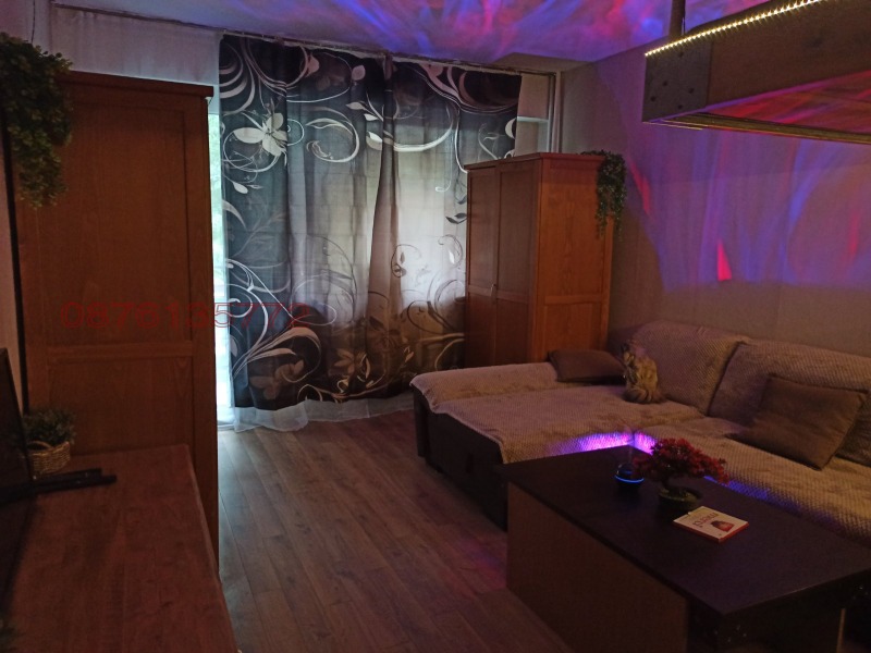 Дава под Наем СТАЯ в град София, Люлин 5 - 16 кв.м / 200 € » 391.17 лв.