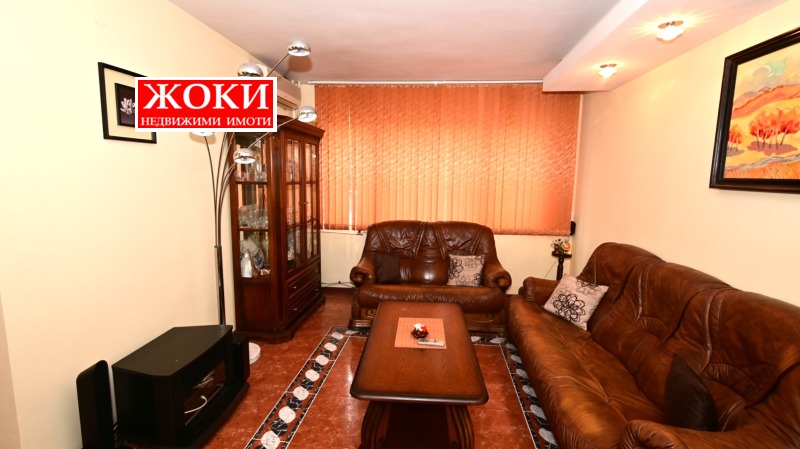 Te huur  1 slaapkamer Pernik , Tsentar , 68 m² | 57747229