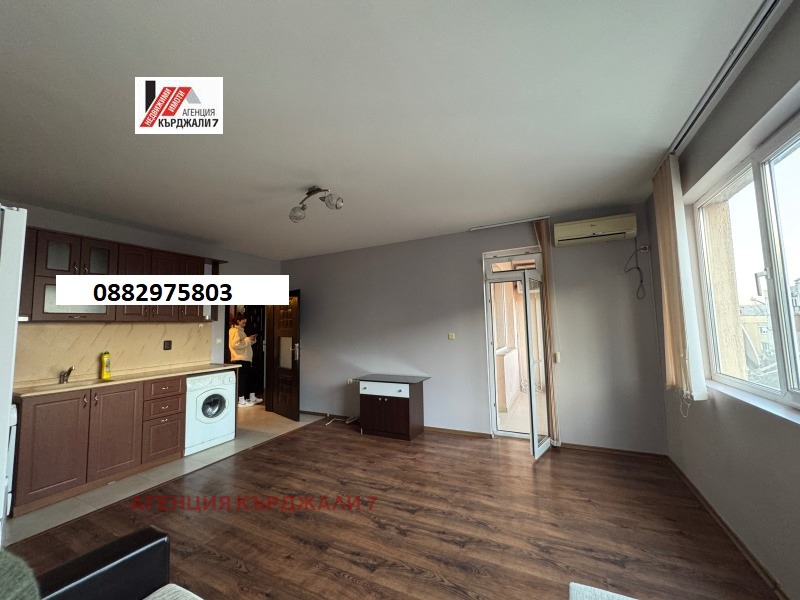 Дава под наем 2-СТАЕН, гр. Кърджали, Възрожденци, снимка 2 - Апартаменти - 52802558