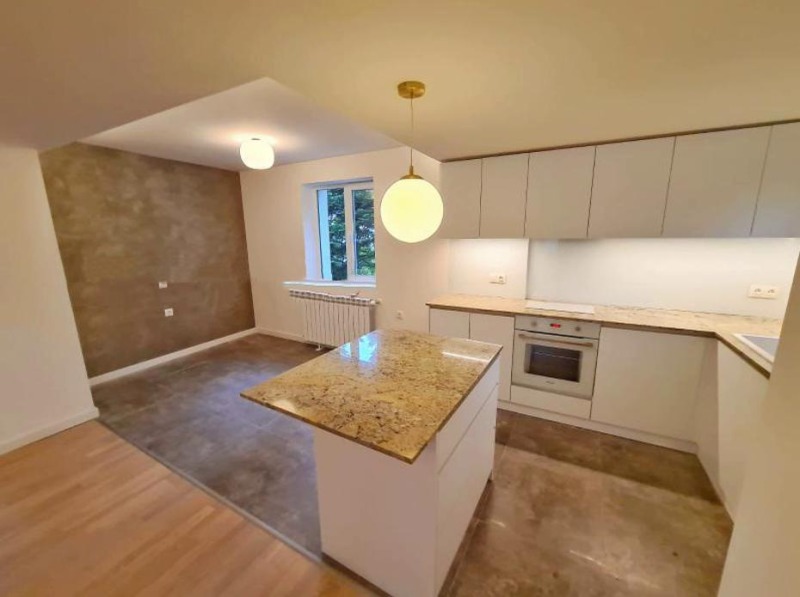 A louer  Maison Sofia , Dragalevtsi , 270 m² | 73315630
