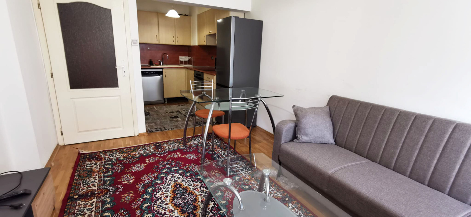 Дава под наем 2-СТАЕН, гр. Пловдив, Център, снимка 2 - Апартаменти - 54068104