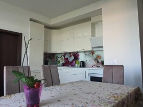 2 slaapkamers Zornitsa, Burgas