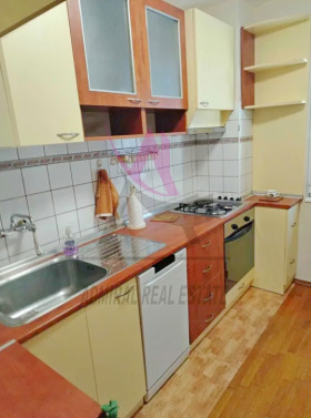 2 sovrum Ljatno kino Trakija, Varna