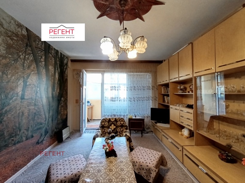 Дава под Наем 2-СТАЕН в град Габрово, Трендафил 2 - 57 кв.м / 230 € » 449.84 лв., РЕГЕНТ