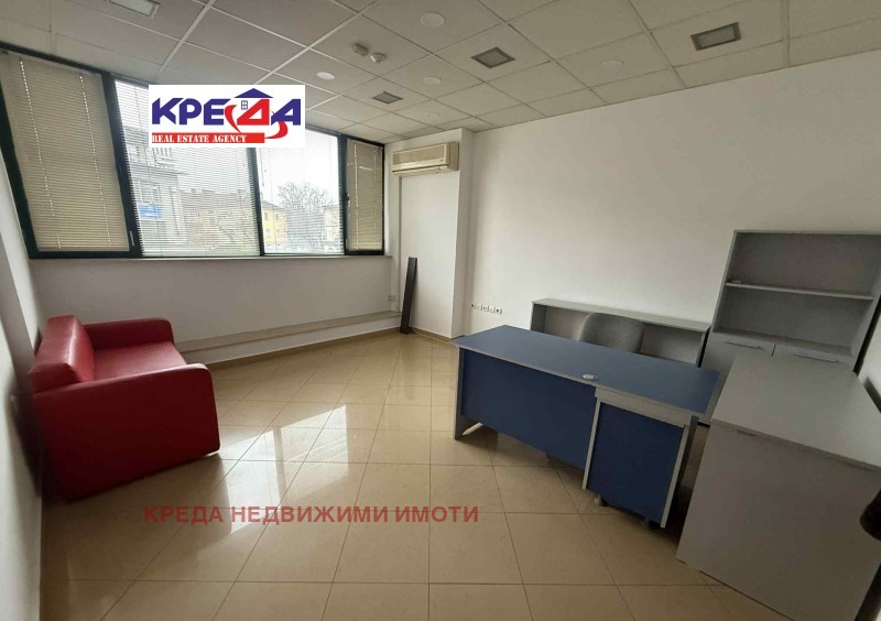 Дава под наем ОФИС, гр. Кърджали, Център, снимка 2 - Офиси - 53354862