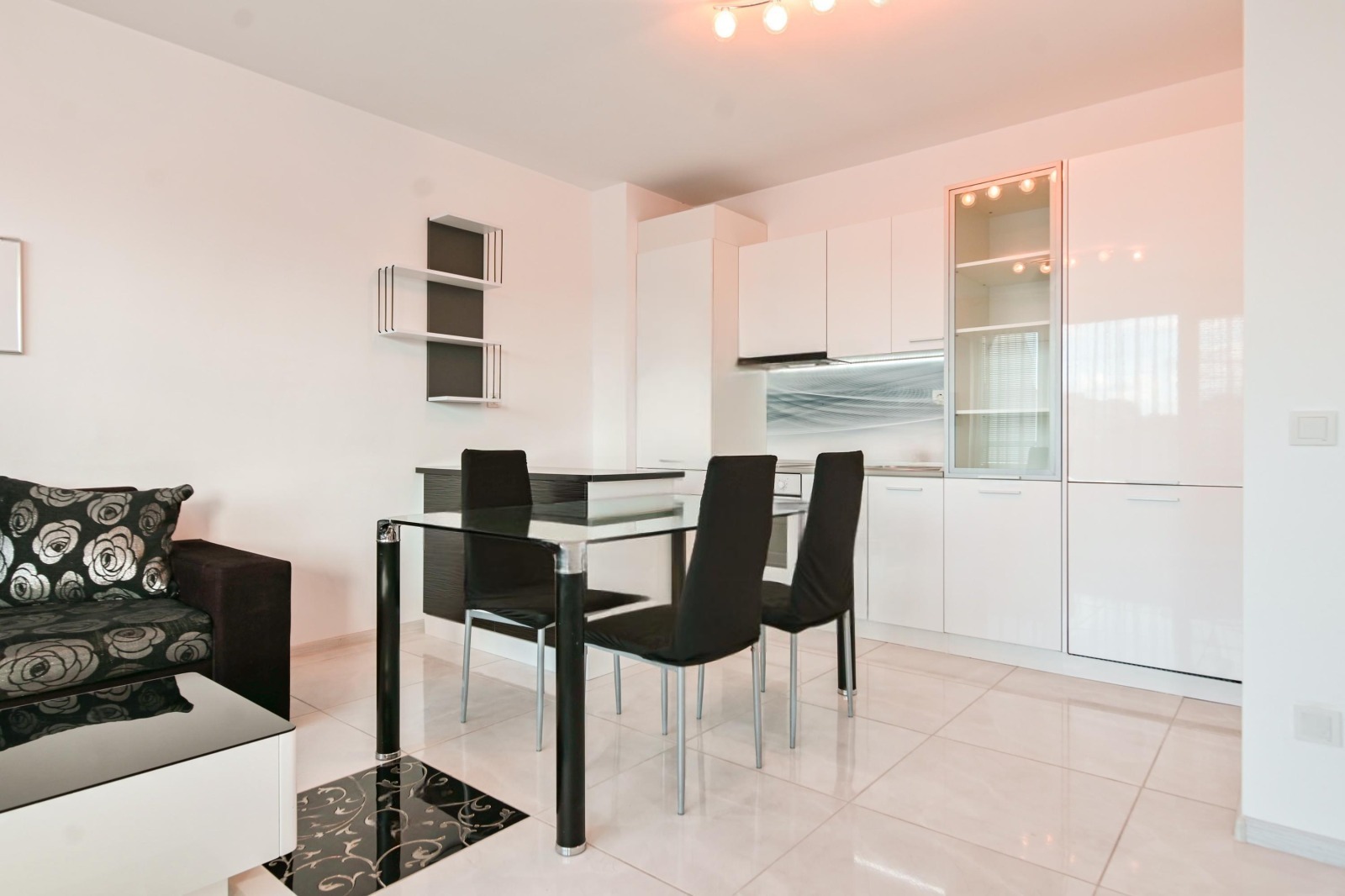 Дава под наем 3-СТАЕН, гр. София, Красна поляна 3, снимка 12 - Апартаменти - 53887399