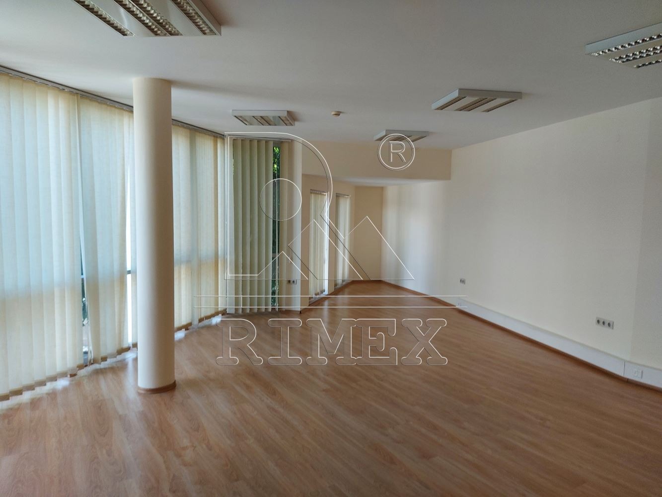 Дава под наем ОФИС, гр. Пловдив, Център, снимка 2 - Офиси - 49814021