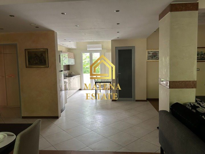 Te huur  3+ slaapkamer Sofia , Tsentar , 300 m² | 63689256