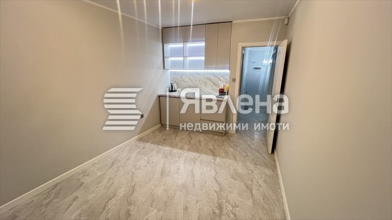 Дава под наем МАГАЗИН, гр. Варна, Колхозен пазар, снимка 6 - Магазини - 55094512