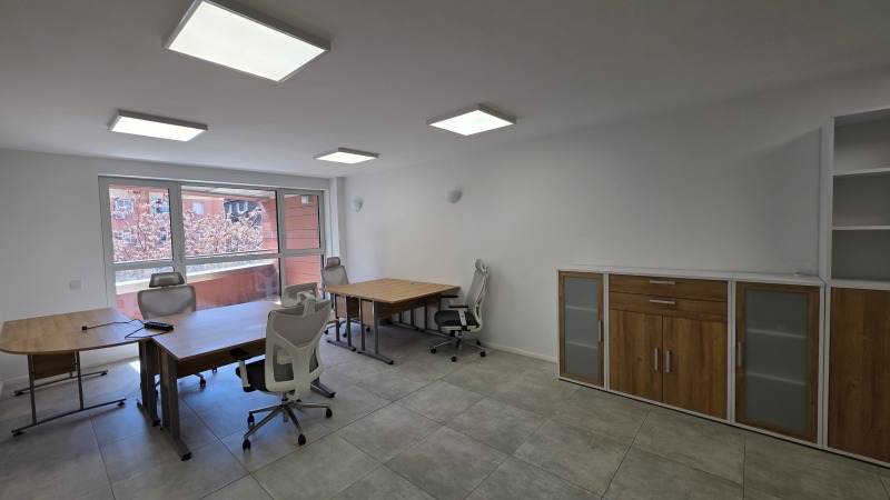Дава под Наем ОФИС в град София, Център - 90 кв.м / 1 260 € » 2 464.35 лв.