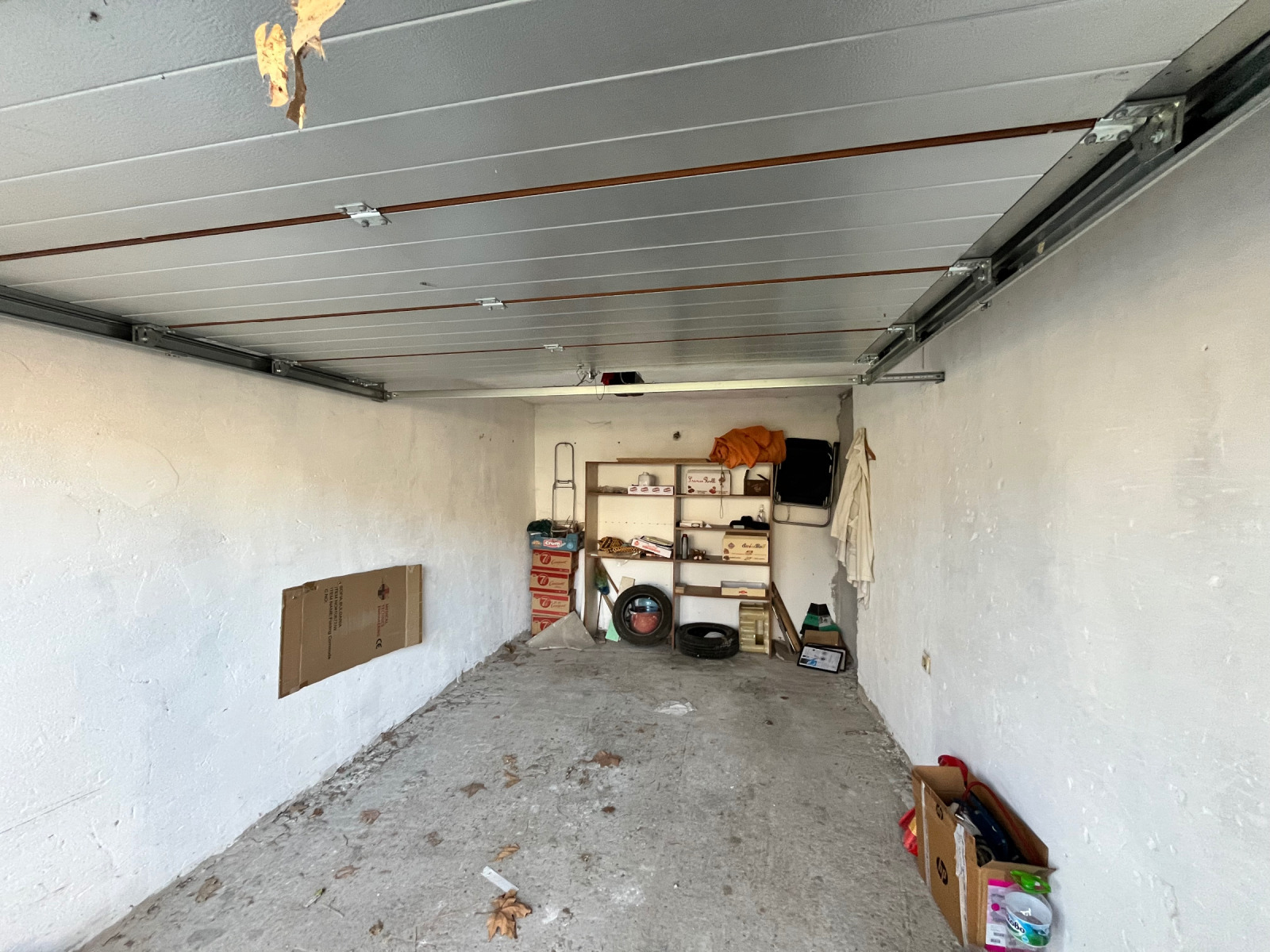 Дава под наем ГАРАЖ, ПАРКОМЯСТО, гр. Плевен, Широк център, снимка 2 - Гаражи и паркоместа - 53643552