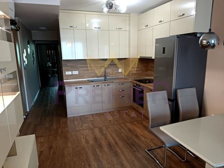 En renta  2 dormitorios Varna , Mladost 2 , 90 metros cuadrados | 79232106