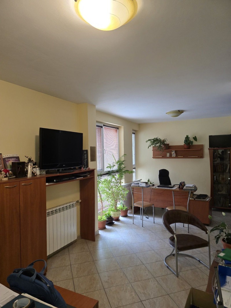 Под наем ОФИС, град София, Люлин 3 • 700 лв. / 357.90 € • 27005615 1