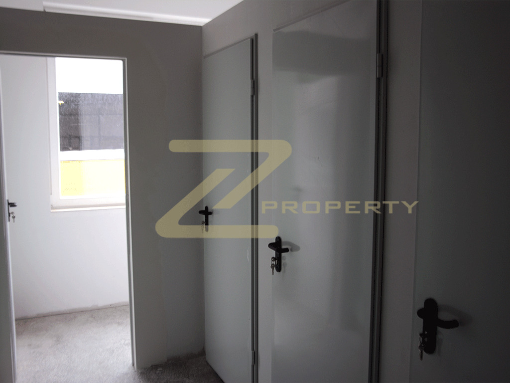 Дава под наем СКЛАД, гр. София, Военна рампа, снимка 3 - Складове - 53646317