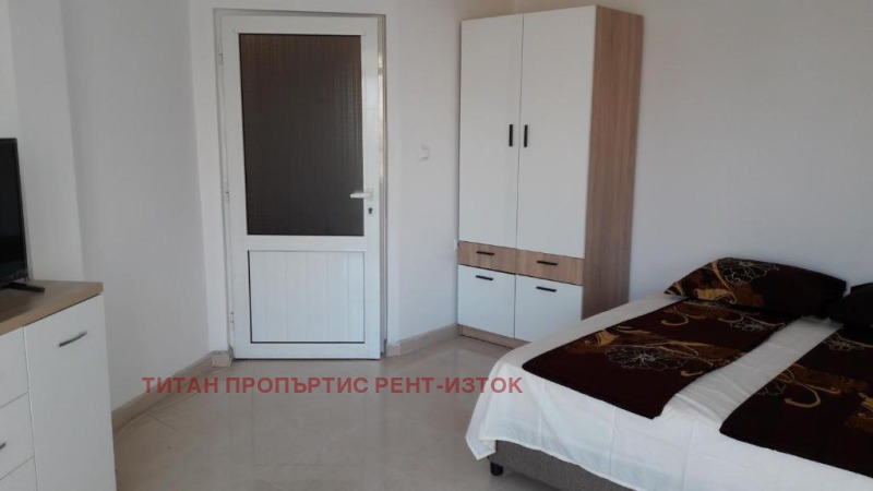 Издаје се  1 спаваћа соба Бургас , Центар , 50 м2 | 28595174 - слика [6]