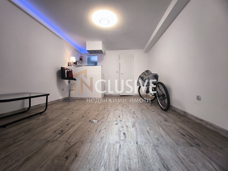 Дава под нем  Заведение, град София, Център •  350 EUR • ID 79823445 — holmes.bg - [1] 