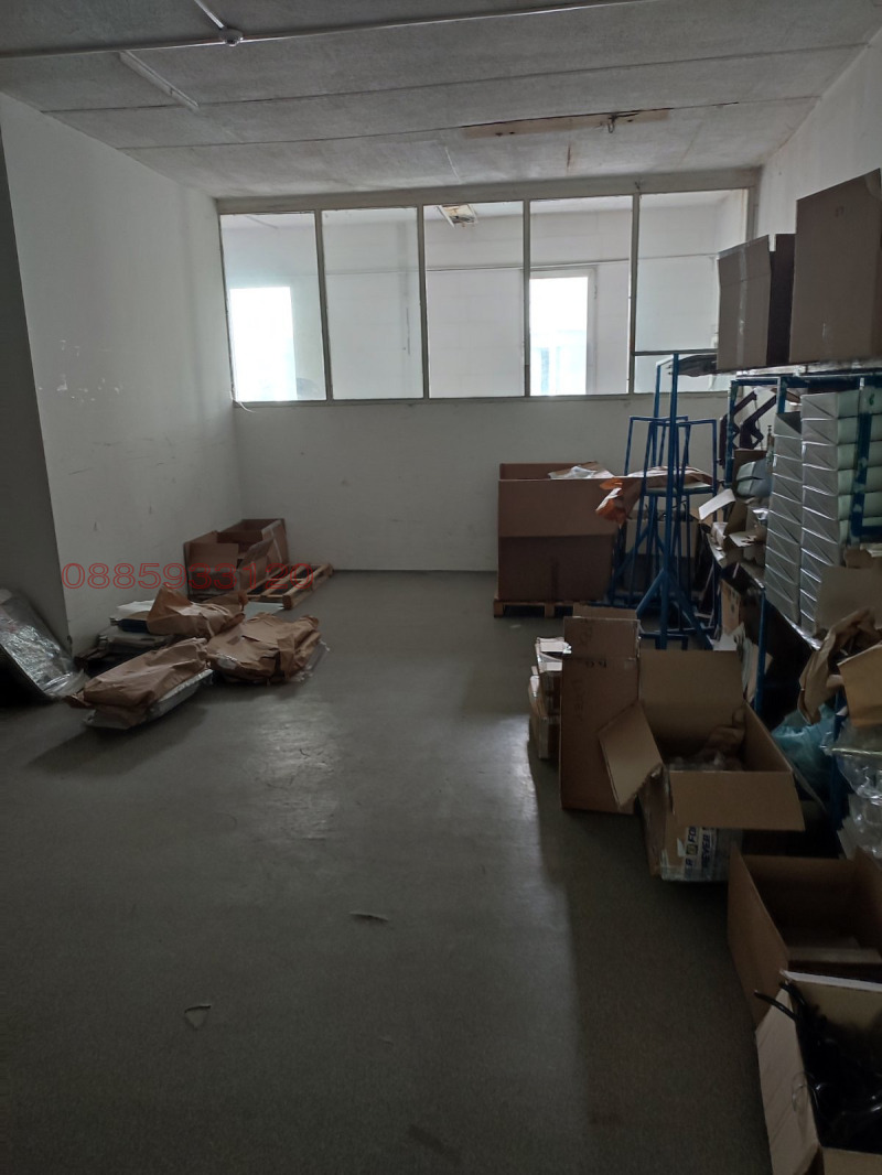 Дава под наем ПРОМ. ПОМЕЩЕНИЕ, гр. Вършец, област Монтана, снимка 8 - Производствени сгради - 52779237