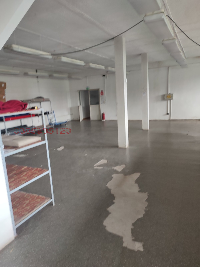 Дава под наем ПРОМ. ПОМЕЩЕНИЕ, гр. Вършец, област Монтана, снимка 4 - Производствени сгради - 52779237