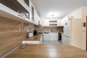 3 bedroom Tsentar, Sofia 4