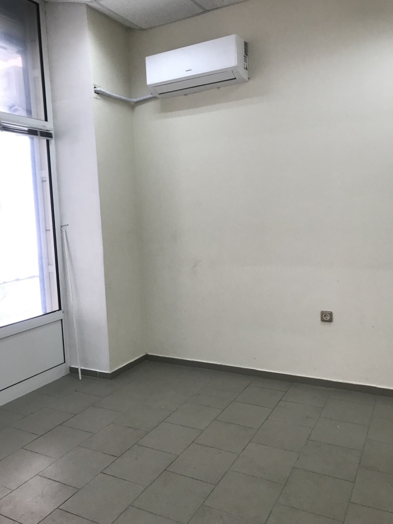 Дава под Наем ОФИС в град Русе, Център - 16 кв.м / 175 € » 342.27 лв., Гарвалов