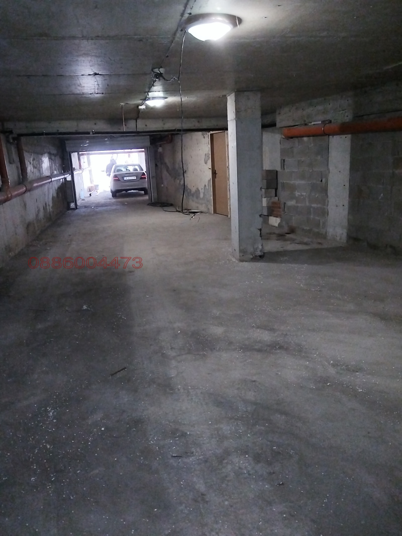Til leje  Garage Burgas , Meden rudnik - zona A , 120 kvm | 87739242