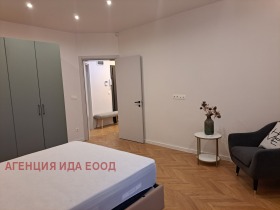 3+ slaapkamer Tsentar, Sofia 7