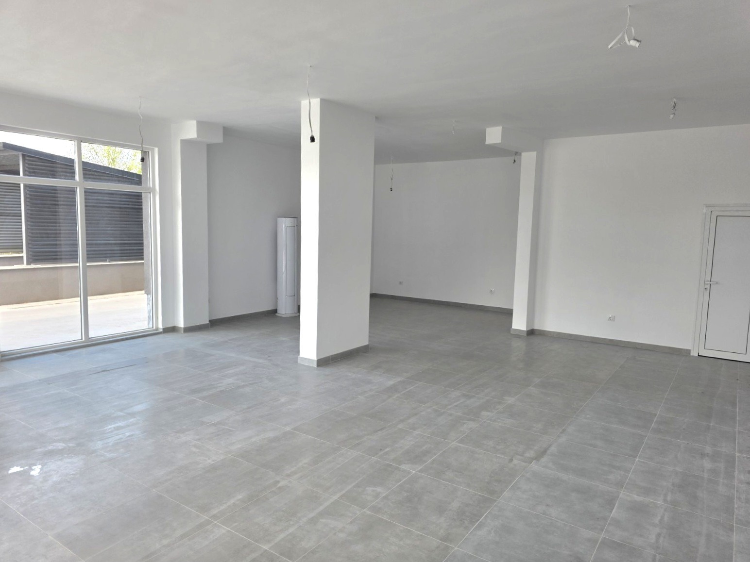 Дава под наем МАГАЗИН, гр. Пловдив, Гагарин, снимка 3 - Магазини - 54343874