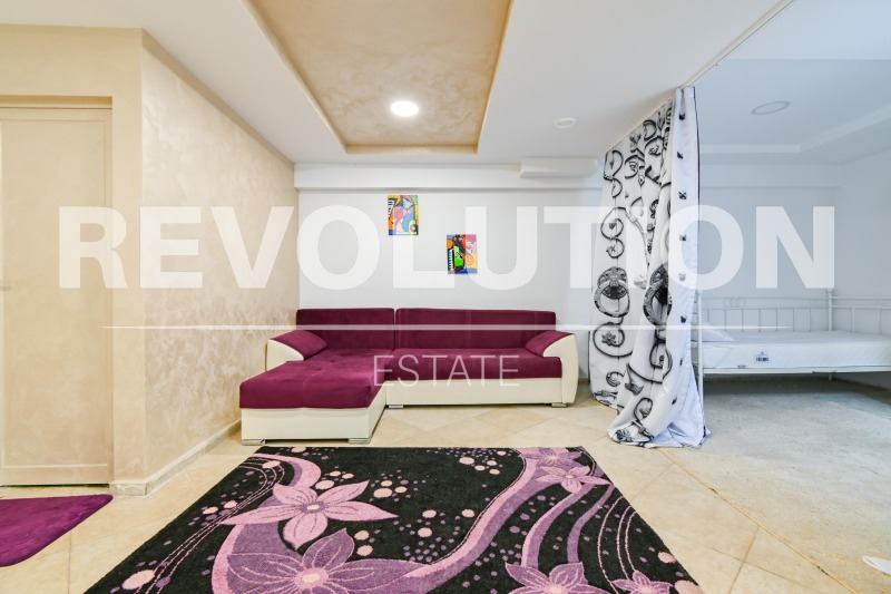 Дава под нем  1-стаен, град София, Изток •  400 EUR • ID 32174626 — holmes.bg - [1] 