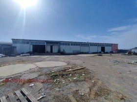 Budynek przemysłowy Gorna Orjachowica, region Wielkie Tyrnowo 2