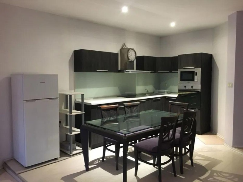 A louer  2 chambres Varna , m-t Alen mak , 90 m² | 86086623