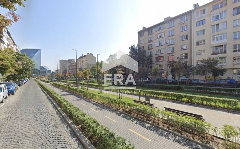 Дава под наем МАГАЗИН, гр. София, Център