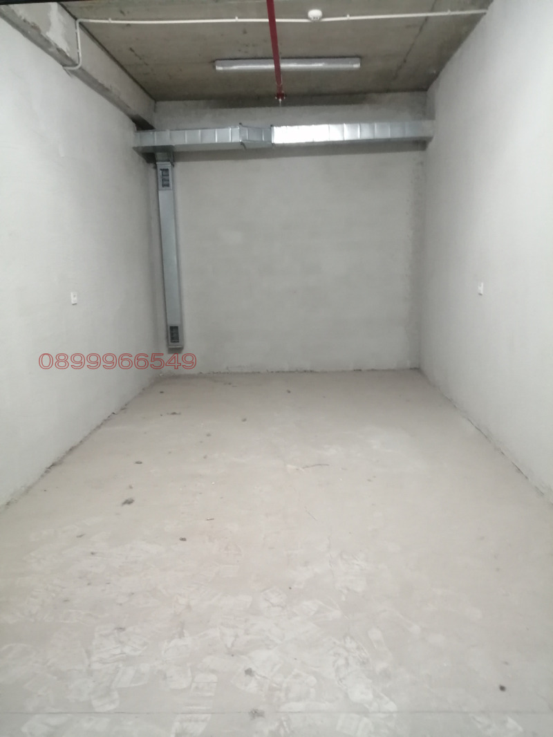 Дава под наем ГАРАЖ, ПАРКОМЯСТО, гр. Пловдив, Тракия, снимка 4 - Гаражи и паркоместа - 52786604