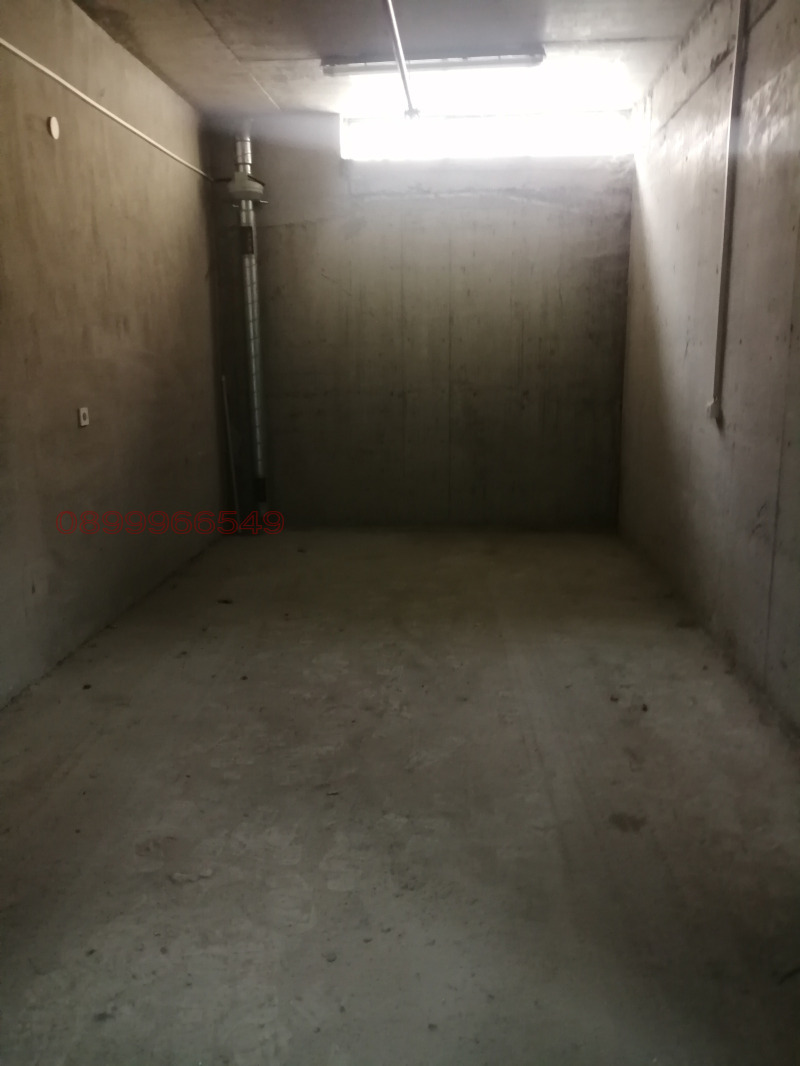 Дава под наем ГАРАЖ, ПАРКОМЯСТО, гр. Пловдив, Тракия, снимка 2 - Гаражи и паркоместа - 52786604