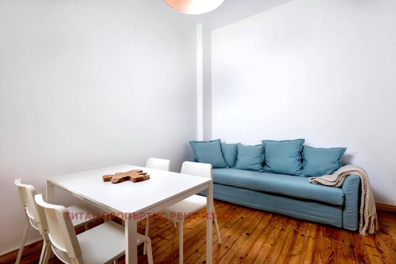 Kiadó  1 hálószoba Burgas , Centar , 130 négyzetméter | 84137483