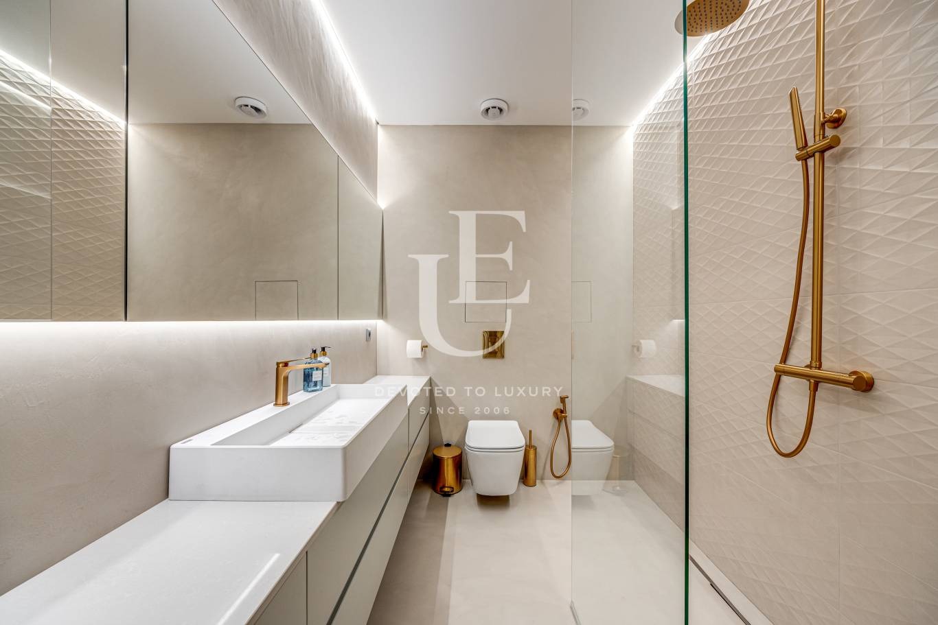 Дава под наем 3-СТАЕН, гр. София, Център, снимка 16 - Апартаменти - 54121070