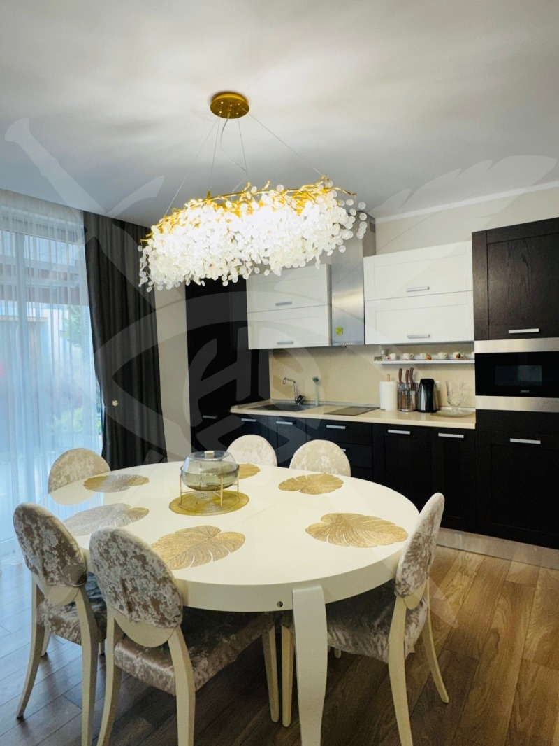 Дава под Наем КЪЩА в град Бургас, Сарафово - 140 кв.м / 2 500 € » 4 889.58 лв., ЕКС НВД БУРГАС ООД