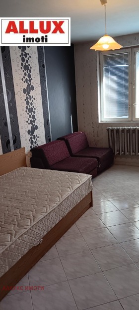 2 Schlafzimmer Zentar, Ruse 8