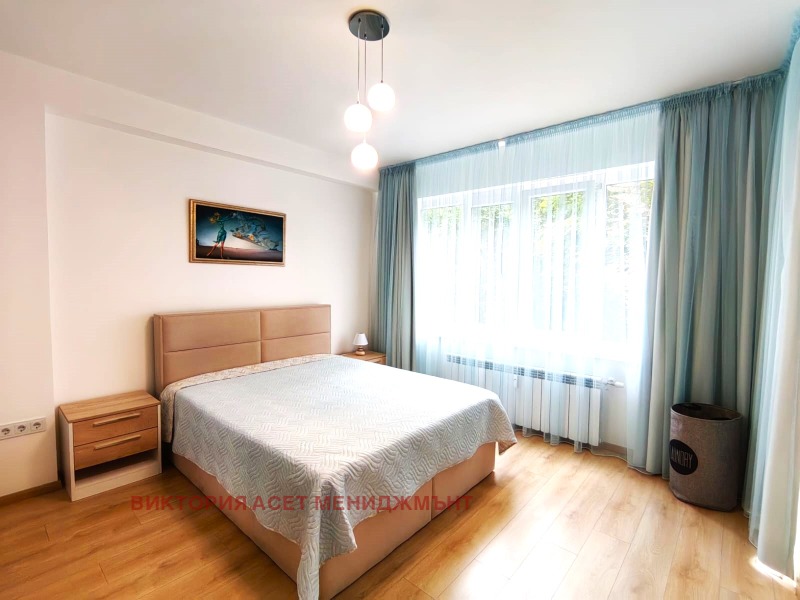 K pronájmu  2 ložnice Sofia , Centar , 130 m2 | 30078049 - obraz [5]